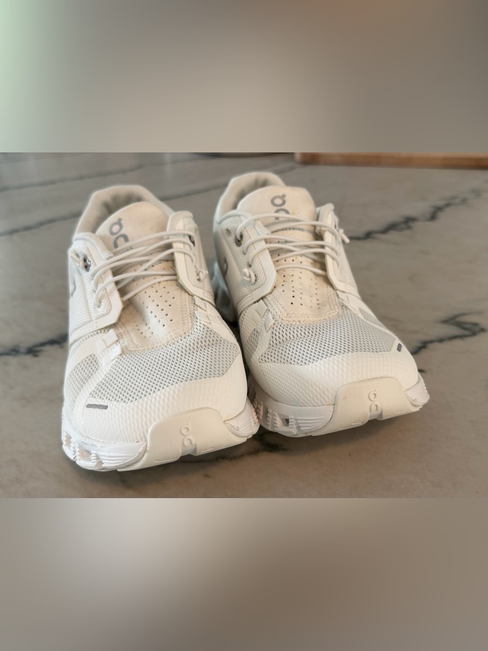 On Running  Cloud 5 White Mesh Athletic Sneakers.